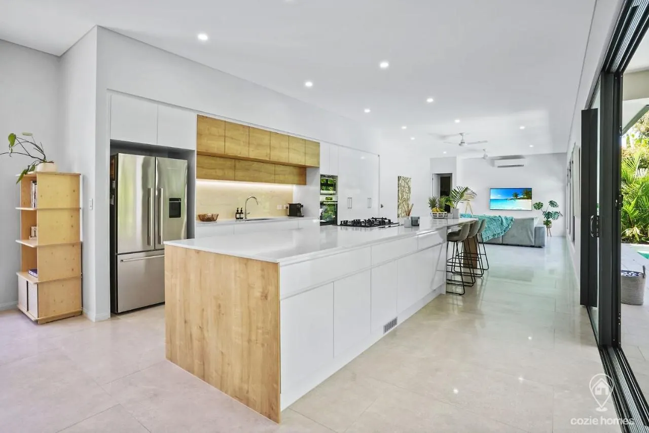 House Heliconia - Luxury Living In Palm Cove Villa
