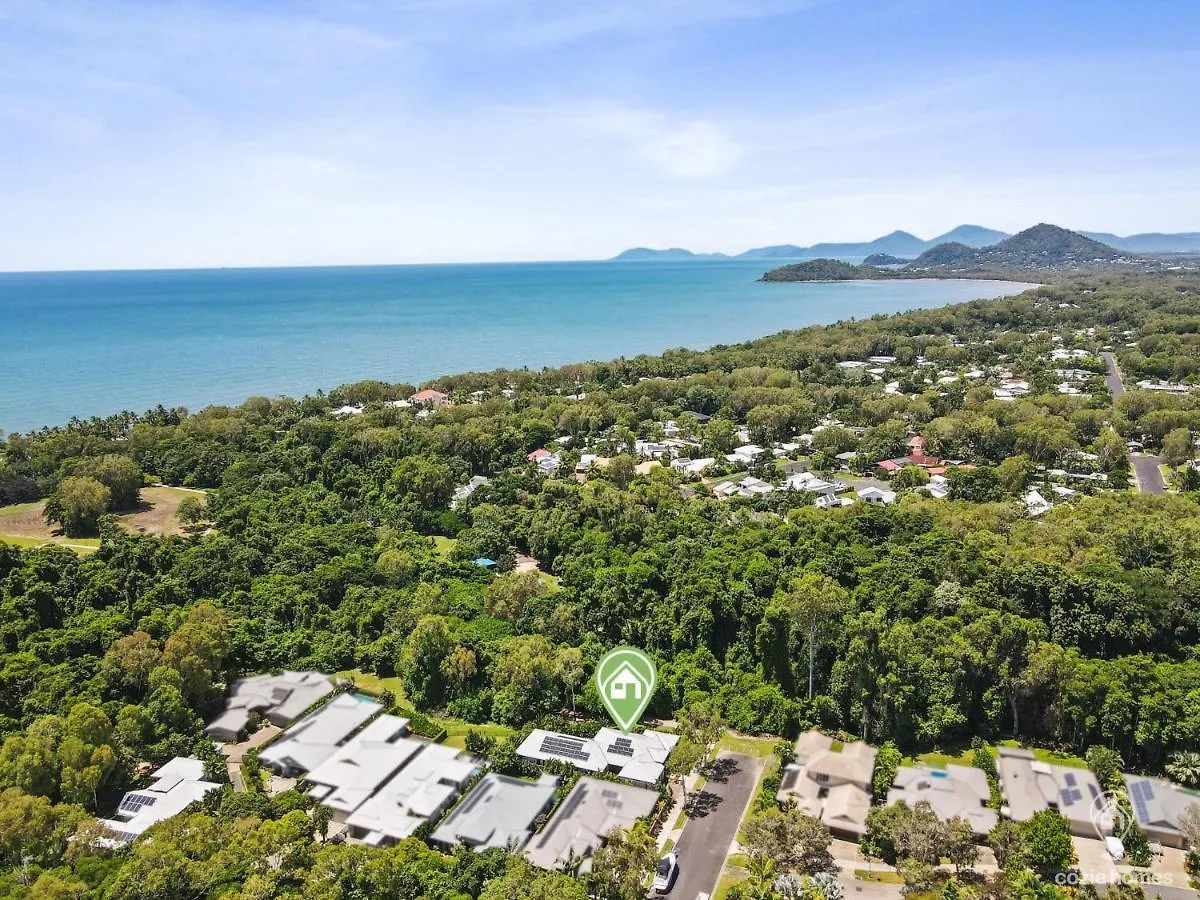 House Heliconia - Luxury Living In Palm Cove Villa